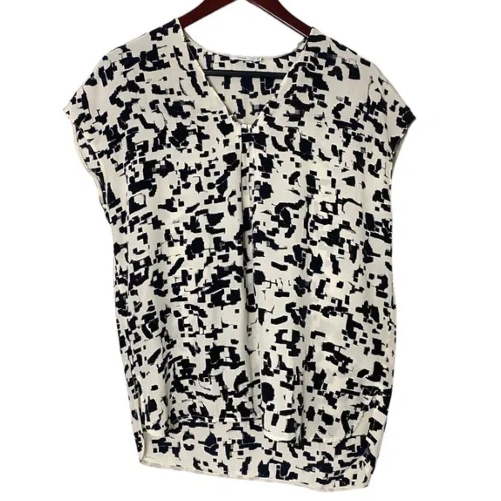 Vince Popover Split Neck Cap Sleeve Blouse in Ivory Confetti Silk